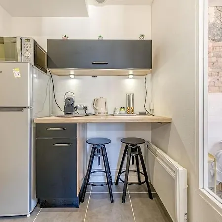 Apartment 4 Carnot