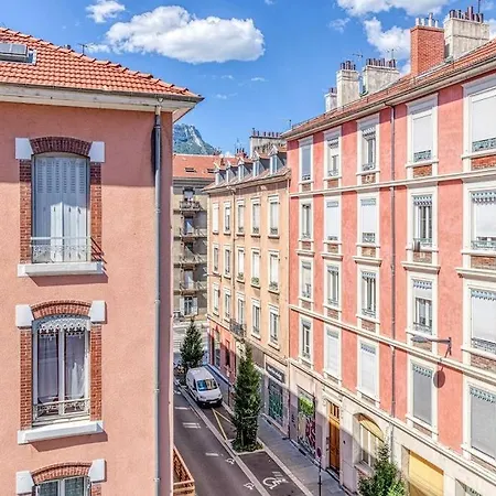 4 Carnot Apartment